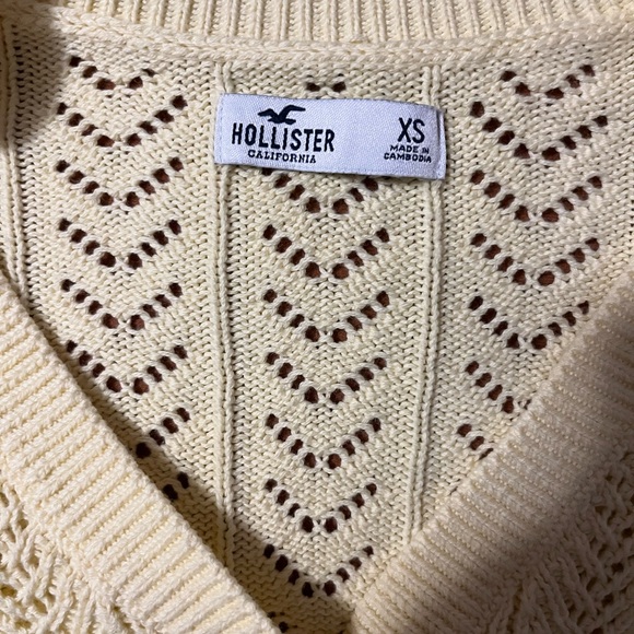 💥4/$20 Hollister Womens/Juniors Cropped Butter Yellow Cardigan Sweater. BUNDLE!! - Picture 3 of 4